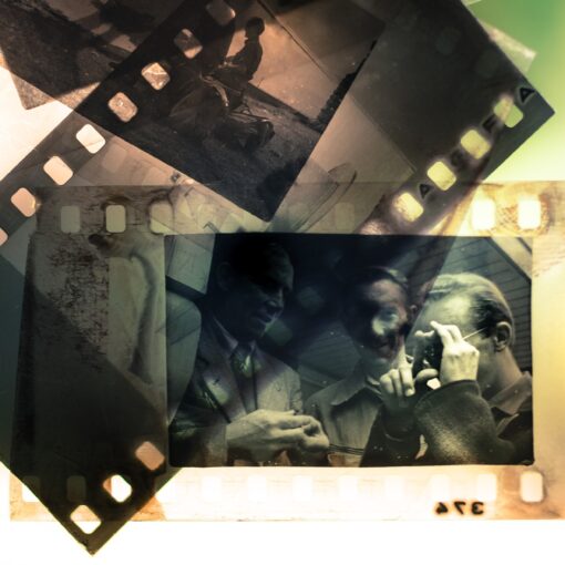 Mehrere sich überlagernde Schwarz-Weiß-Filmnegative zeigen Menschen in historischen Szenen, darunter ein Gruppenporträt und eine Aktivität im Freien, vor einem unscharfen Hintergrund. (KI generierte Beschreibung)